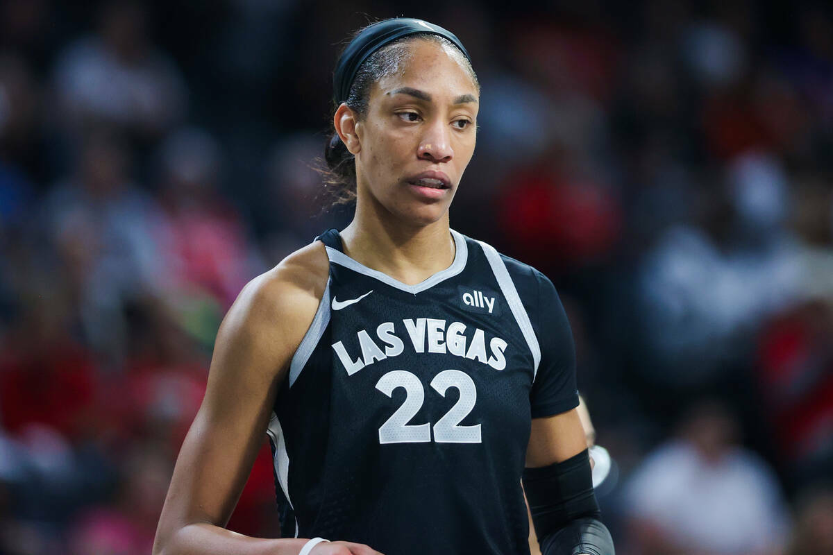 A'ja Wilson (22), centro de las Aces, durante un partido de básquetbol de la WNBA entre las Ac ...