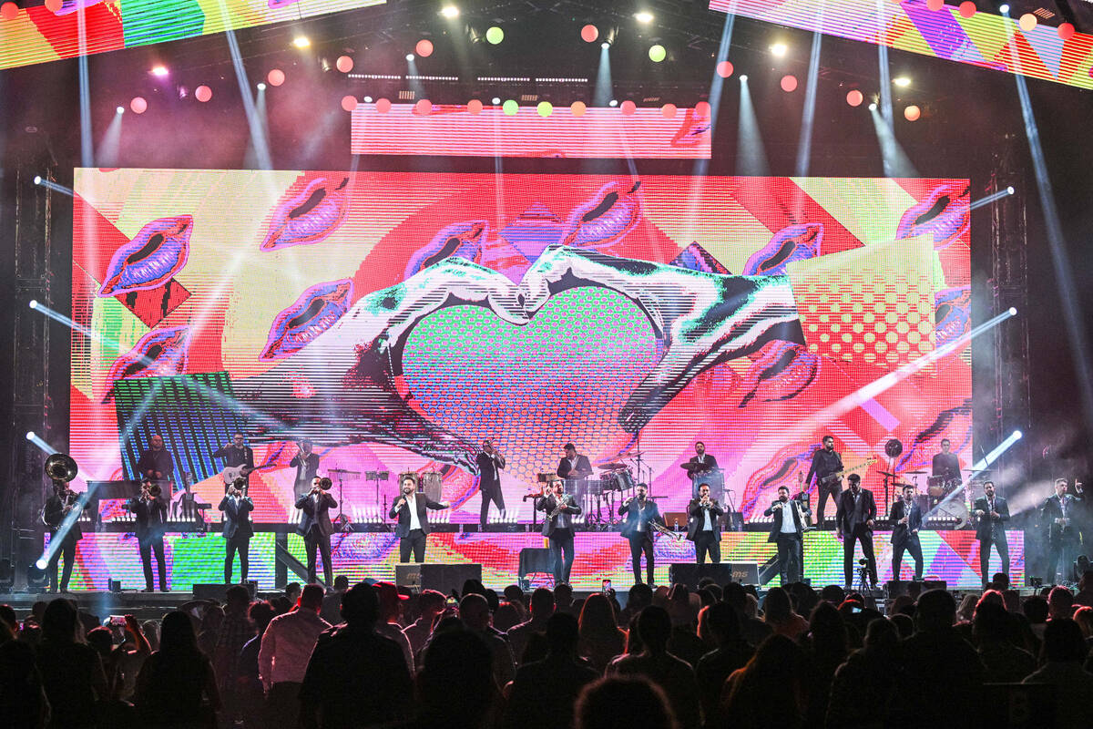 Banda MS celebra la Independencia de México dentro del Michelob ULTRA Arena en el Mandalay Bay ...