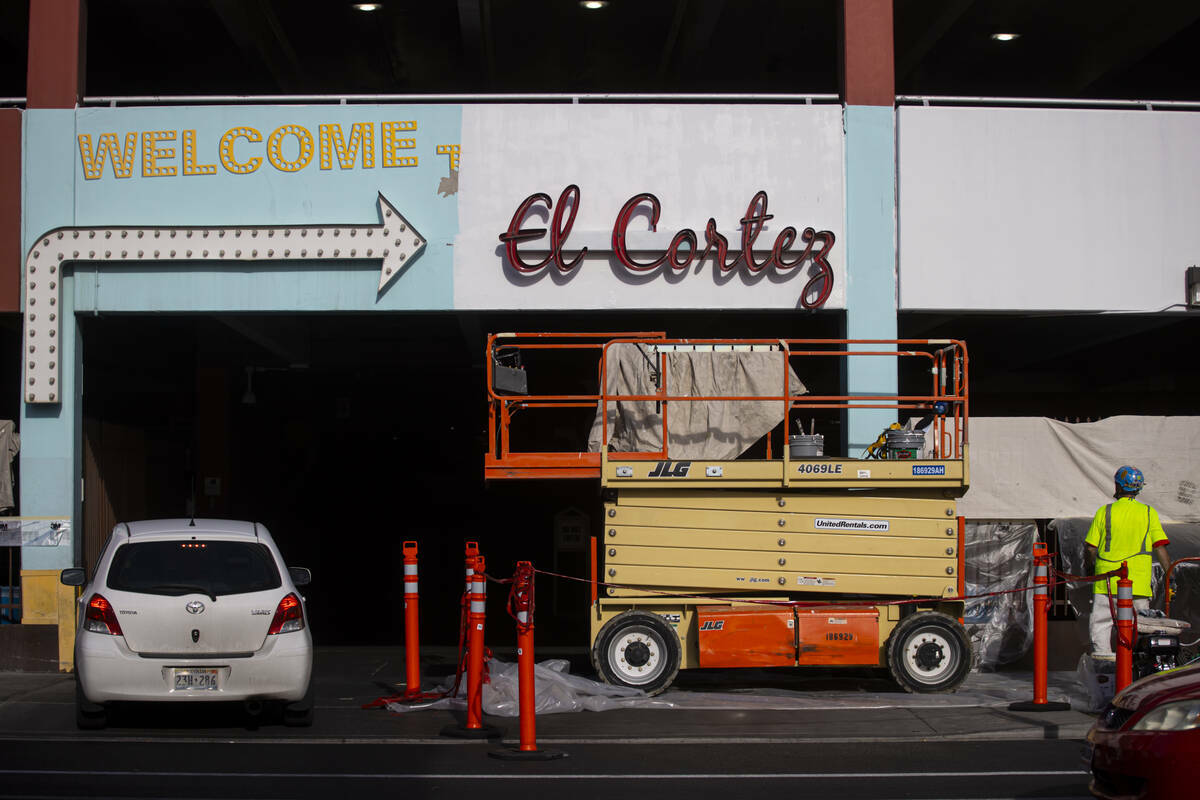 Obras de renovación en El Cortez, el jueves 19 de septiembre de 2024, en el centro de Las Vega ...