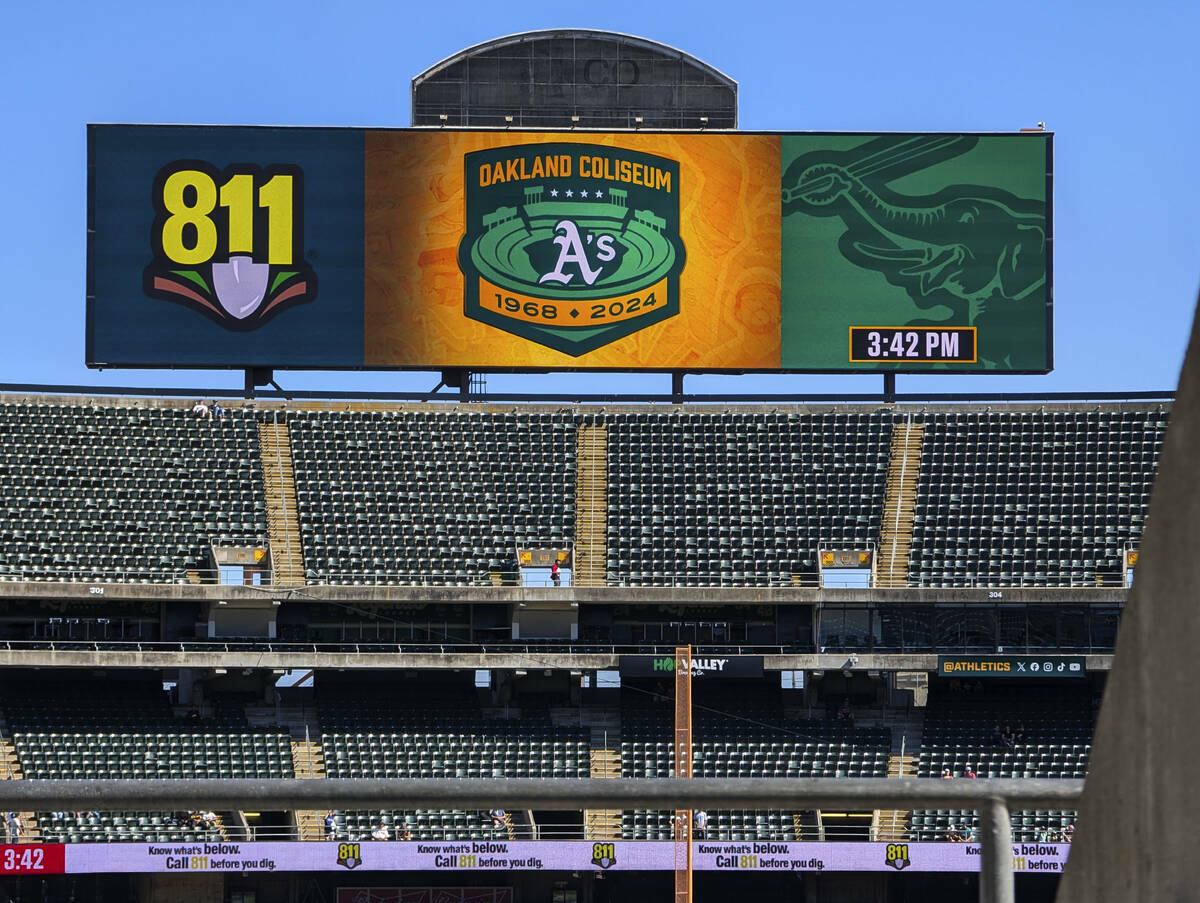 Vista del marcador del estadio en el Oakland Coliseum, el 2 de septiembre de 2024, en Oakland, ...