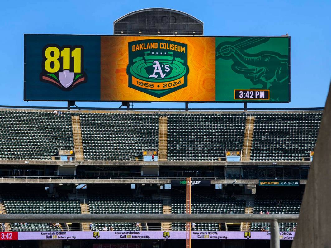 Vista del marcador del estadio en el Oakland Coliseum, el 2 de septiembre de 2024, en Oakland, ...