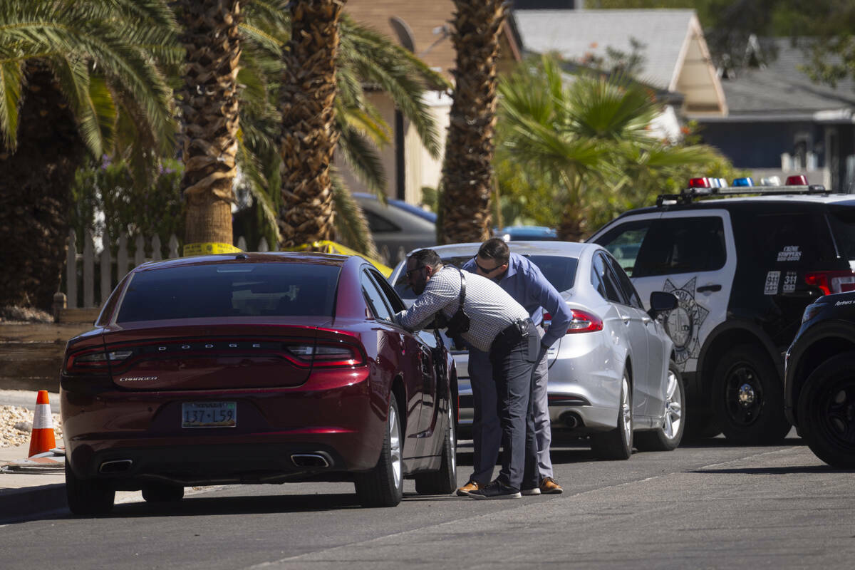 La policía de Las Vegas investiga un homicidio en la cuadra 6400 de Placer Drive, el jueves 26 ...