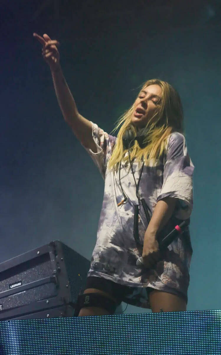 Alison Wonderland actúa el segundo día del segundo fin de semana del Festival Austin City Lim ...