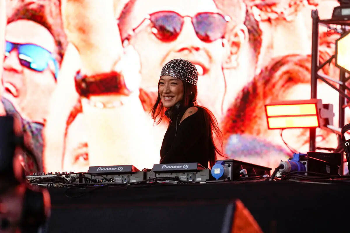 Peggy Gou se presenta en el escenario de Field Day, en Victoria Park, Londres, el sábado 20 de ...