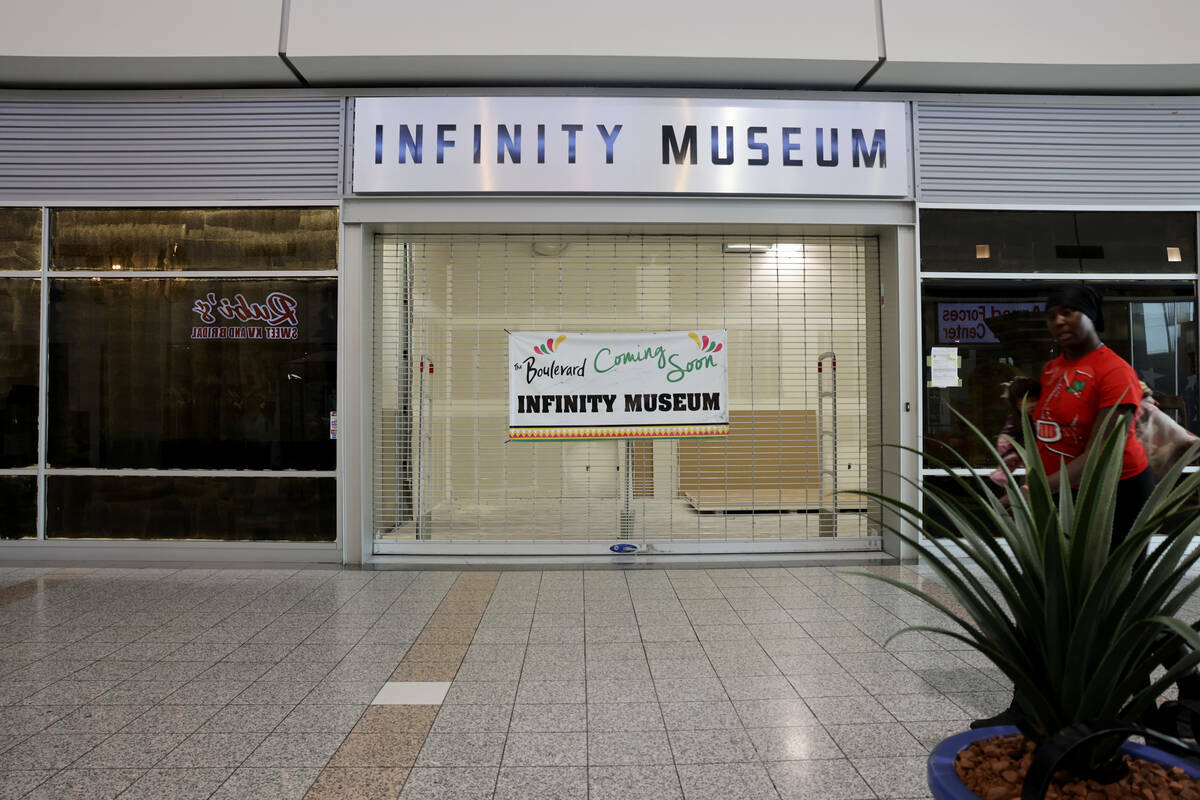 El Infinity Museum se anuncia en Boulevard Mall en Maryland Parkway, en Las Vegas, el martes 24 ...