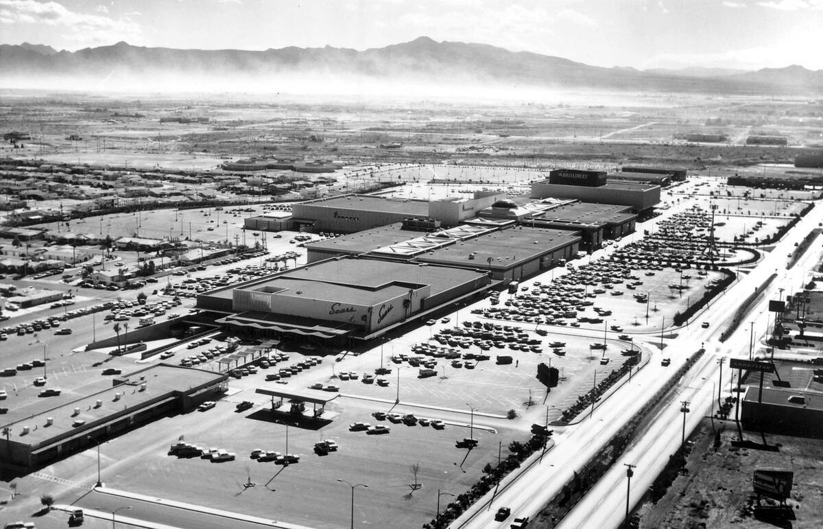 Una vista aérea permite hacerse una idea de cómo eran el Boulevard y el sureste de Las Vegas ...