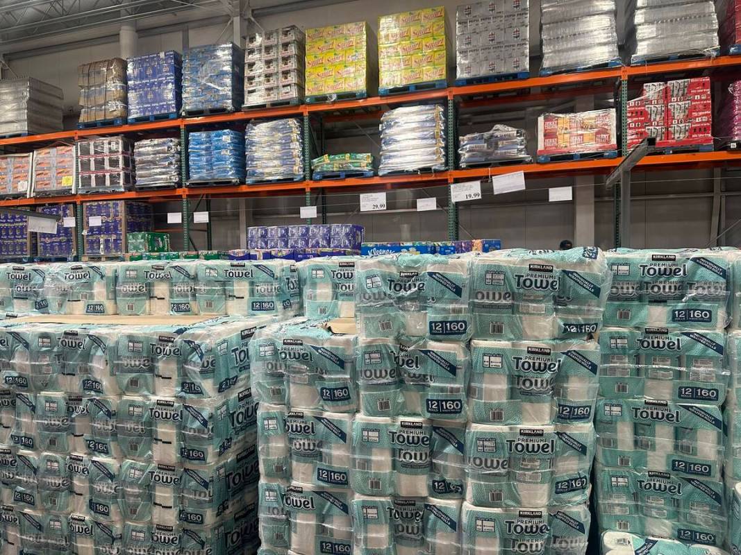 El papel higiénico está agotado en el Costco en 3411 Saint Rose Pkwy. Los empleados han llena ...