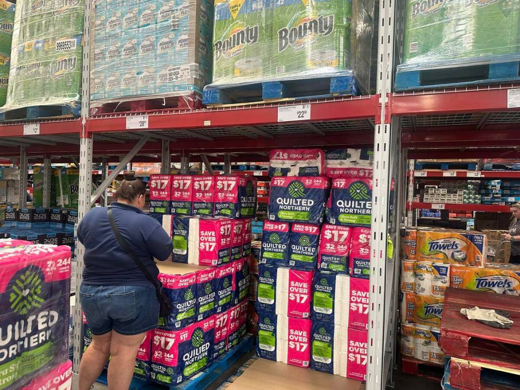 La sucursal de Sam's Club en 1910 E. Serene Ave. aún tiene varias marcas de papel higiénico e ...