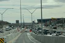 Tránsito en la Interstate 15 en dirección sur visto desde la rampa de acceso al carril de des ...