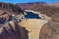 El lago Mead y la presa Hoover el 8 de junio de 2021, en Boulder City. (Las Vegas Review-Journal)