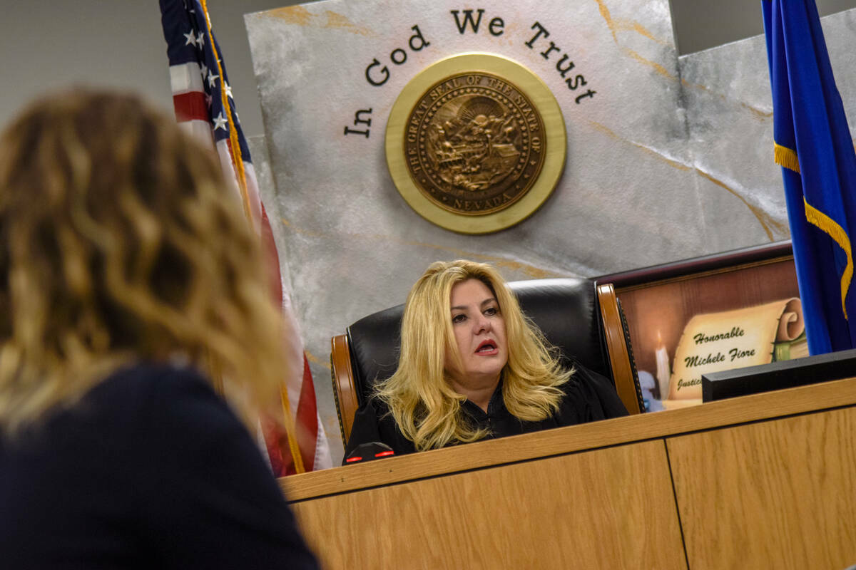 La jueza del Condado Nye y exconcejal municipal de Las Vegas Michele Fiore celebró un juicio m ...