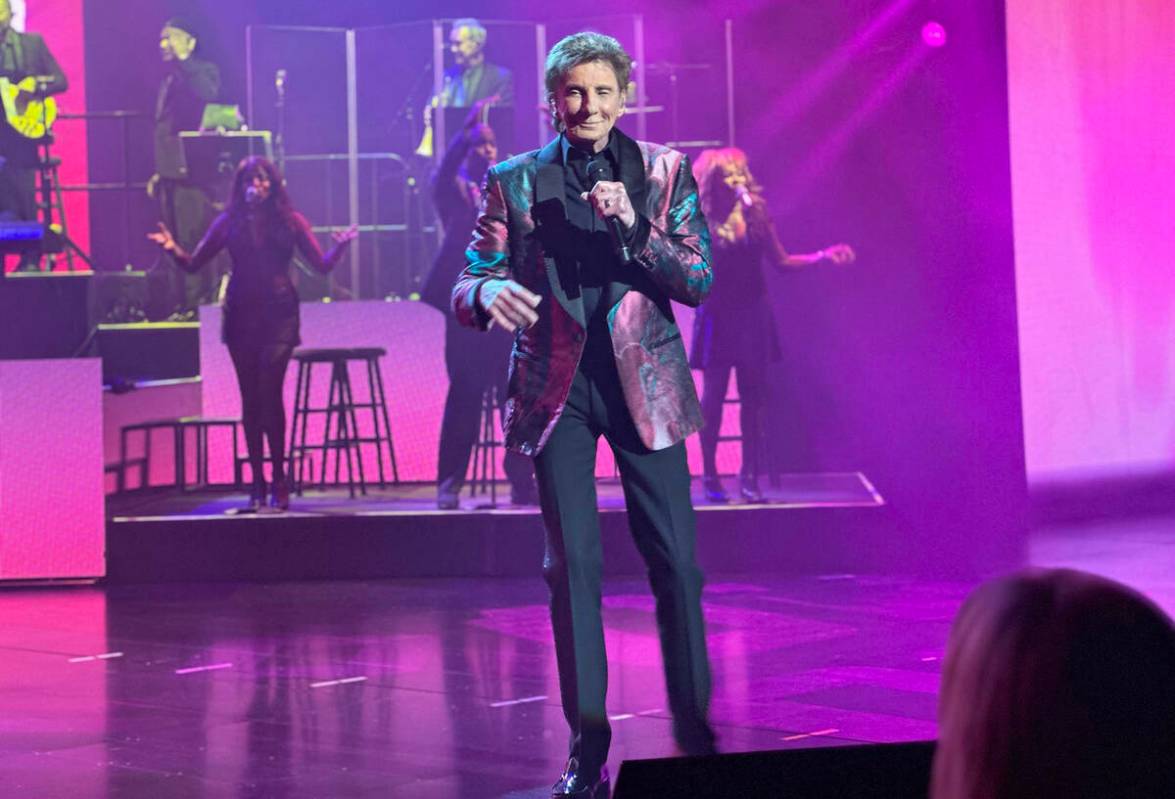 Barry Manilow se presenta en el International Theater en Westgate Las Vegas, el jueves 21 de se ...