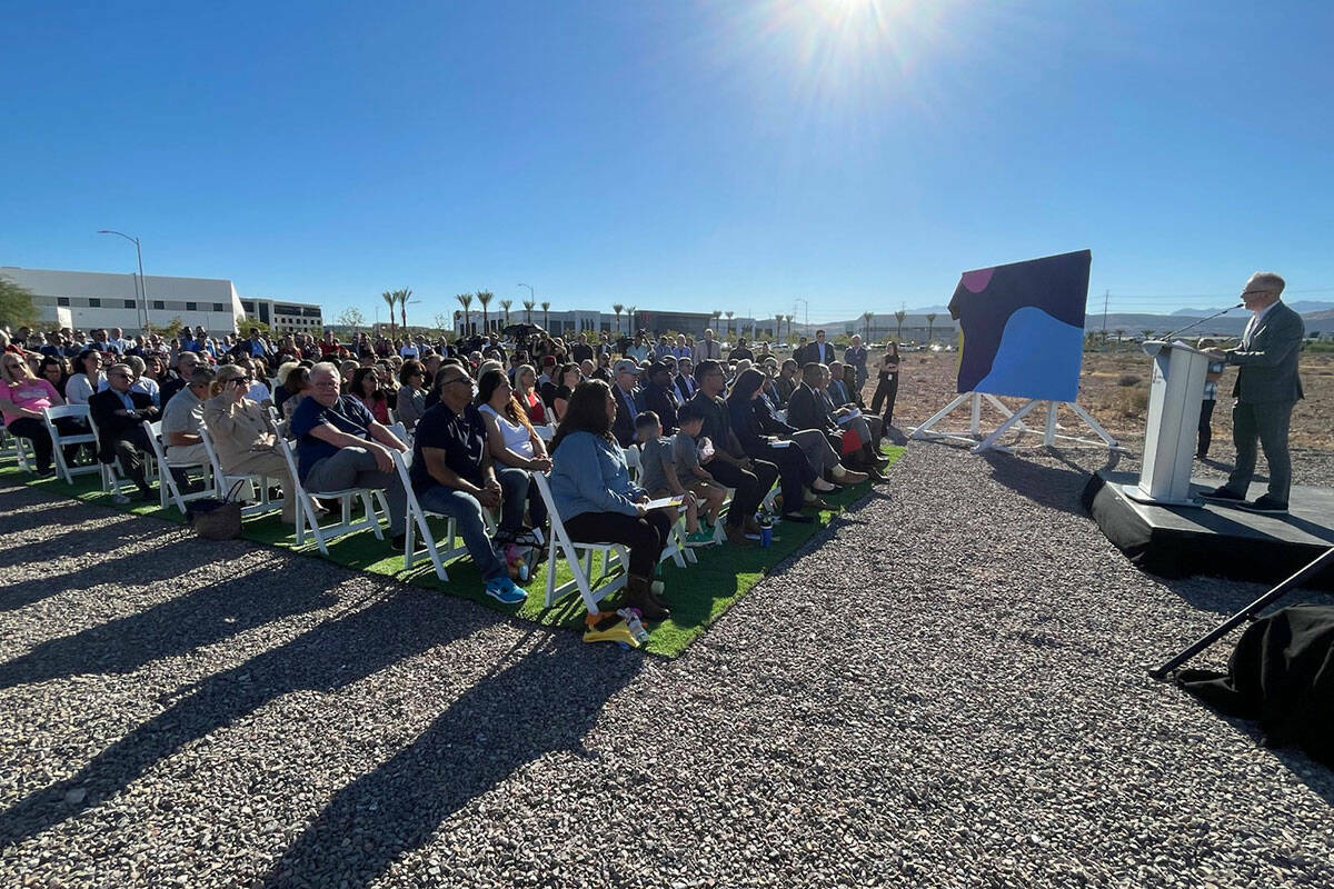 Intermountain Health devela un letrero en el sitio del futuro hospital infantil integral indepe ...