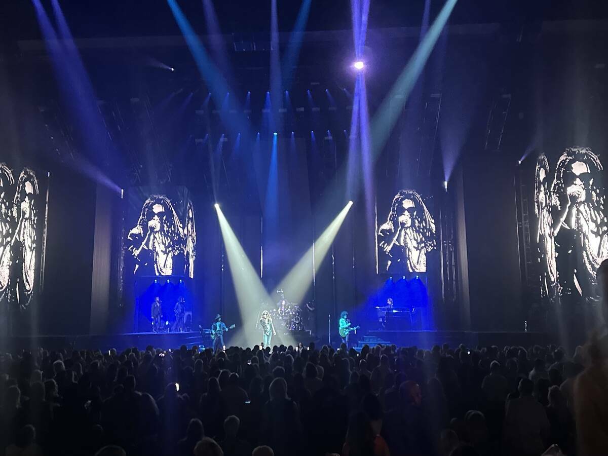 Lenny Kravitz actúa en su producción ‘Blue Electric Light’ en Dolby Live de Park MGM, el ...