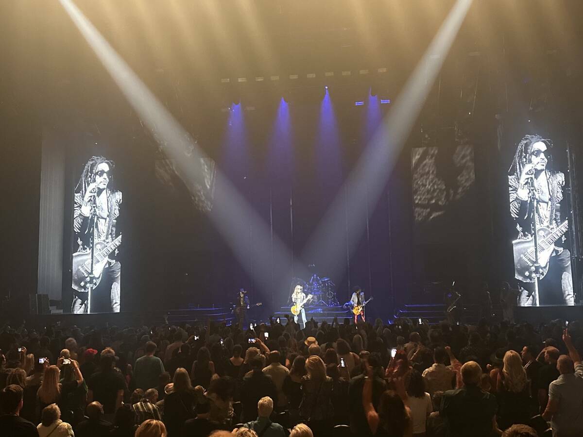 Lenny Kravitz actúa en su producción ‘Blue Electric Light’ en Dolby Live de Park MGM, el ...