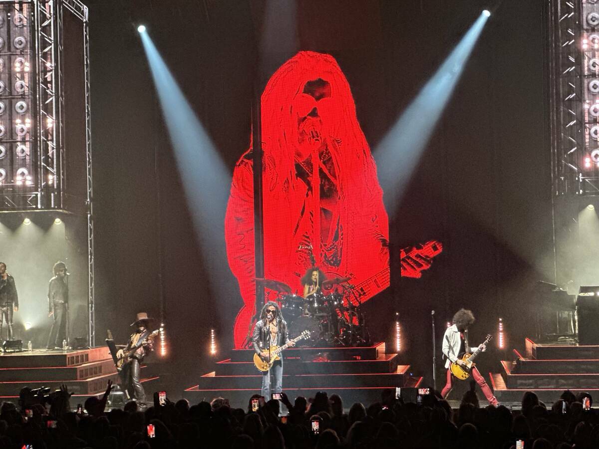 Lenny Kravitz actúa en su producción ‘Blue Electric Light’ en Dolby Live de Park MGM, el ...