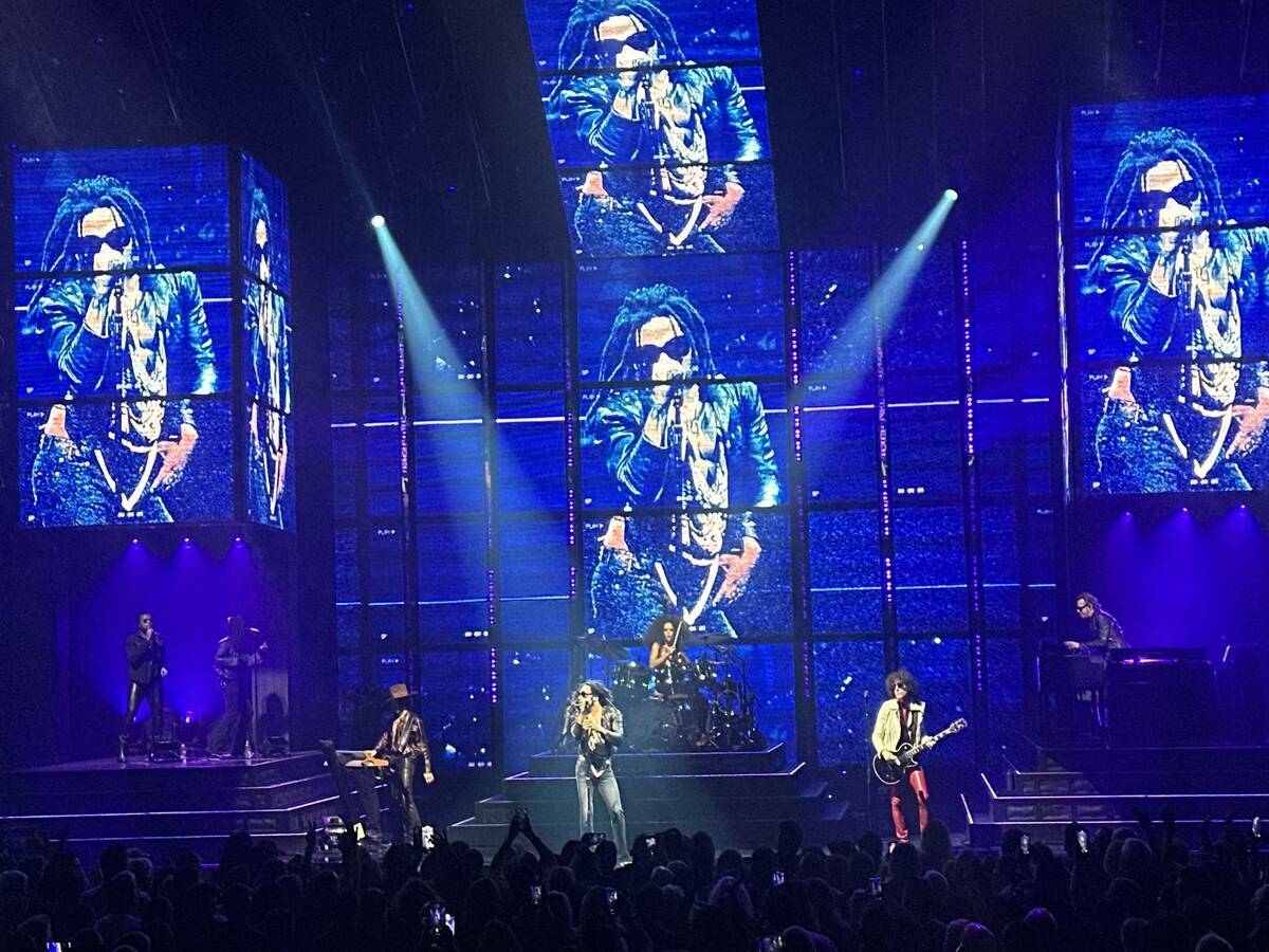 Lenny Kravitz actúa en su producción ‘Blue Electric Light’ en Dolby Live de Park MGM, el ...