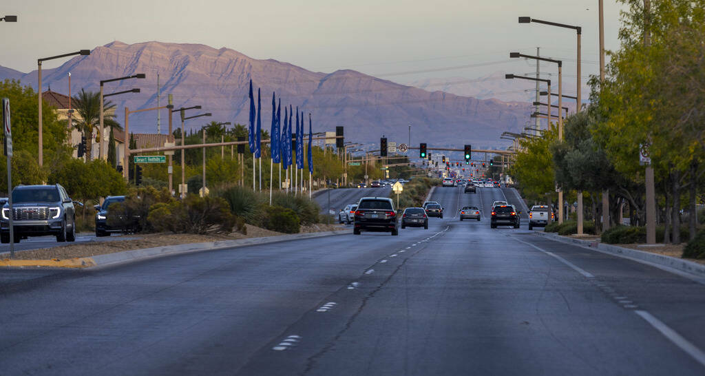 W. Charleston Boulevard en dirección este, cerca de Desert Foothills Drive, formará parte del ...