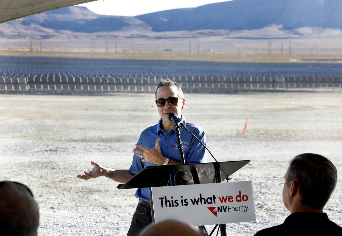 Jimmy Daghlian, vicepresidente de energías renovables de NV Energy, habla en la Harry Allen Po ...