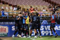 Las Vegas Lights FC celebra su gol contra el Miami FC durante un partido en el Cashman Field el ...