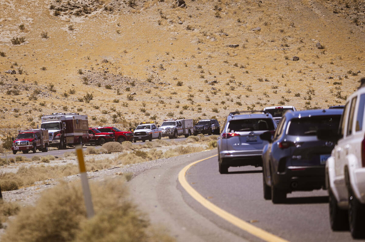 Viajeros transitan por la I-15 al sur de Baker, California, el sábado 27 de julio de 2024. (Ch ...