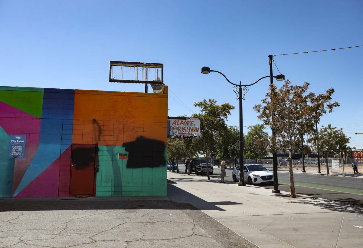 El futuro sitio de un salón de cannabis propuesto en el Arts District, en Las Vegas, el lunes ...