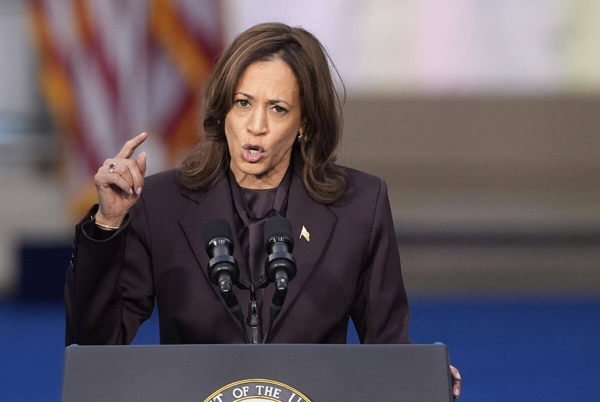 La vicepresidenta Kamala Harris pronuncia un discurso de admisión de la derrota en la elecció ...