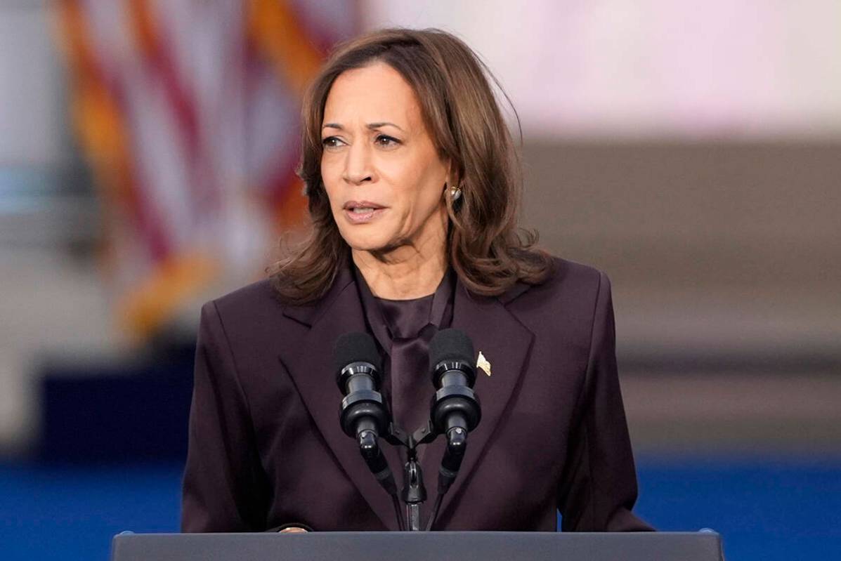 La vicepresidenta Kamala Harris pronuncia un discurso de admisión de la derrota en la elecció ...