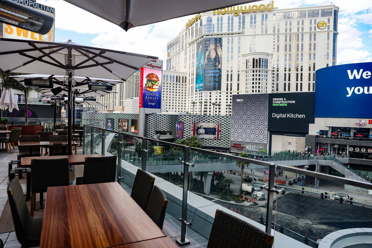 La terraza del Ocean Prime tiene vistas al Strip de Las Vegas. El restaurante ofrecerá experie ...