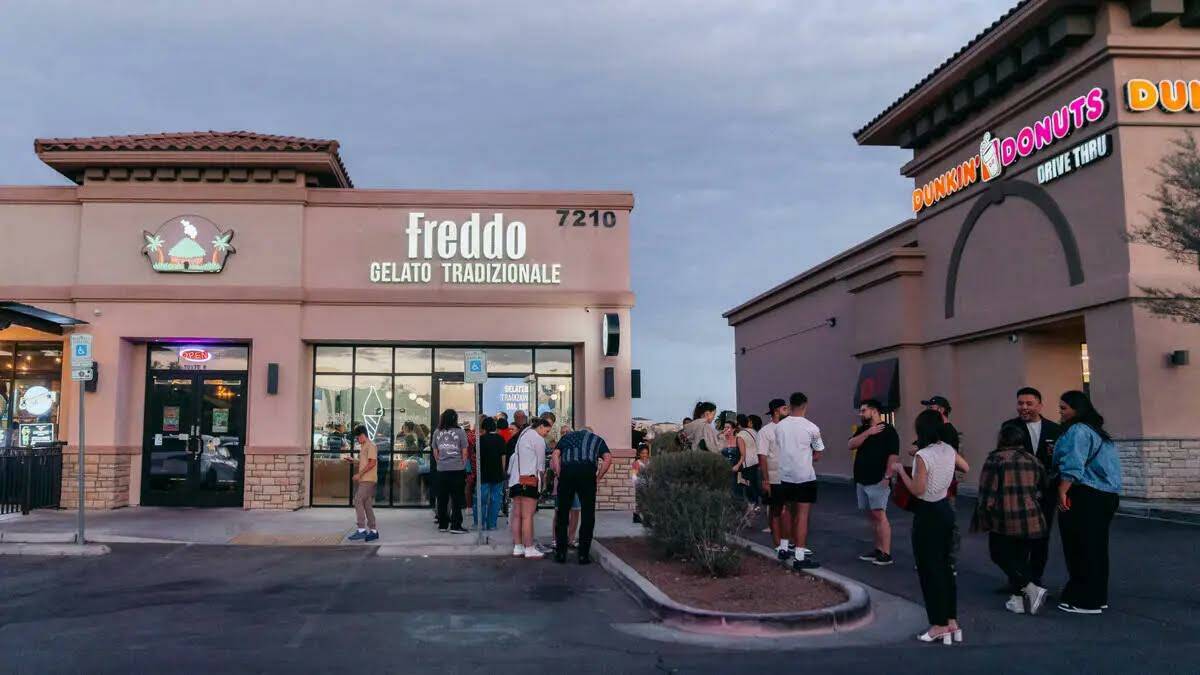 El exterior de Freddo Gelato Tradizionale en el suroeste de Las Vegas. La famosa heladería arg ...