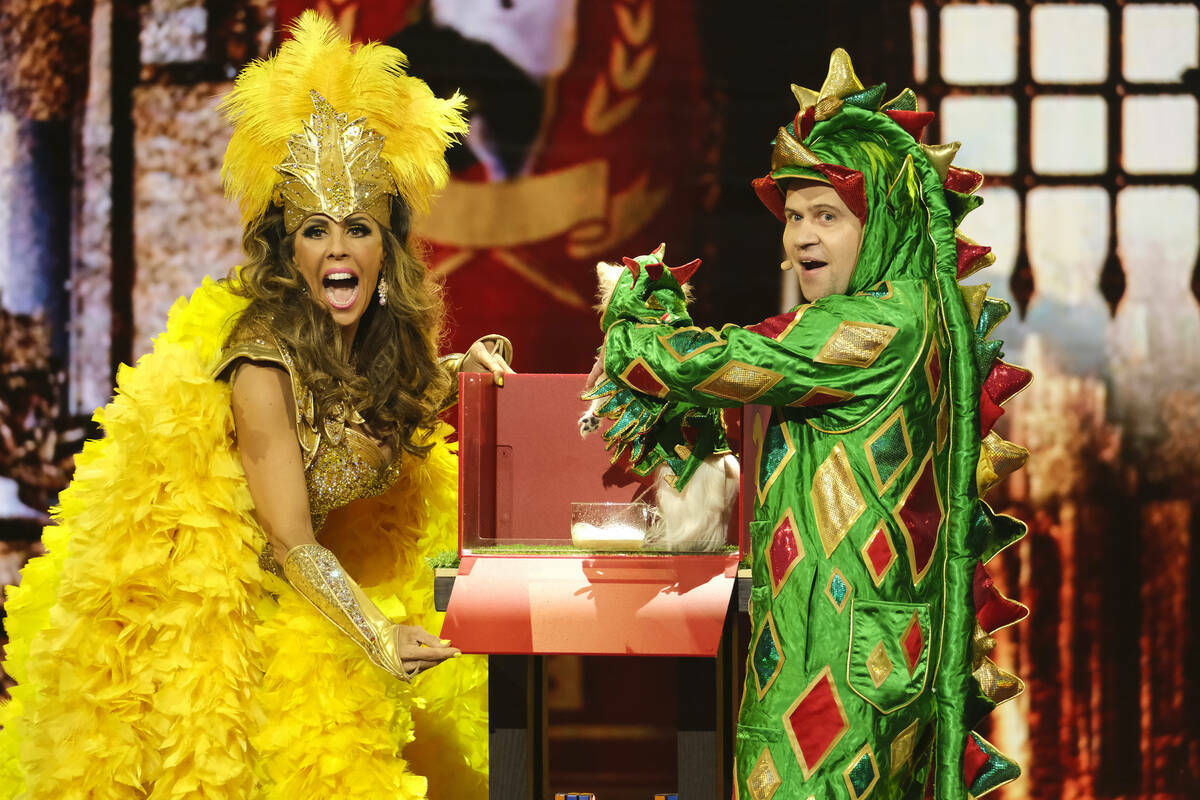 Piff the Magic Dragon, la corista Jade Simone y Mr. Piffles aparecen en un episodio de "America ...