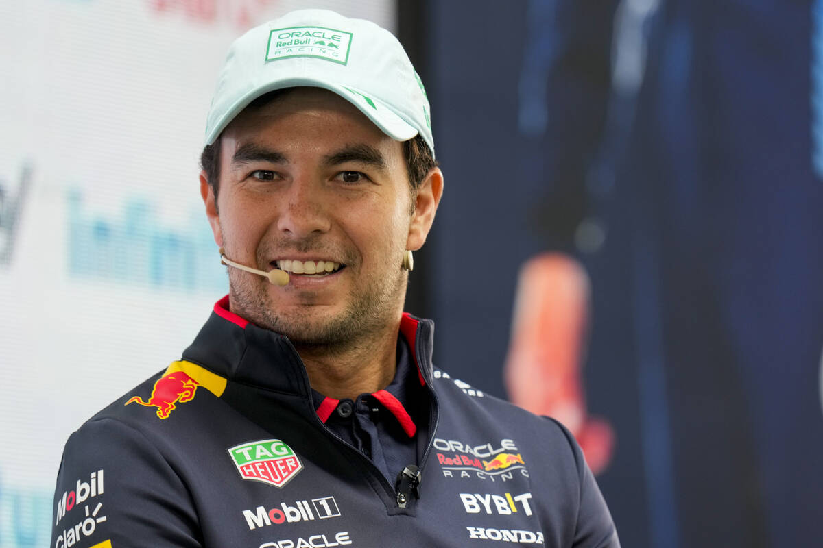 El piloto mexicano de Red Bull, Sergio Pérez, ofrece una conferencia de prensa en la Ciudad de ...