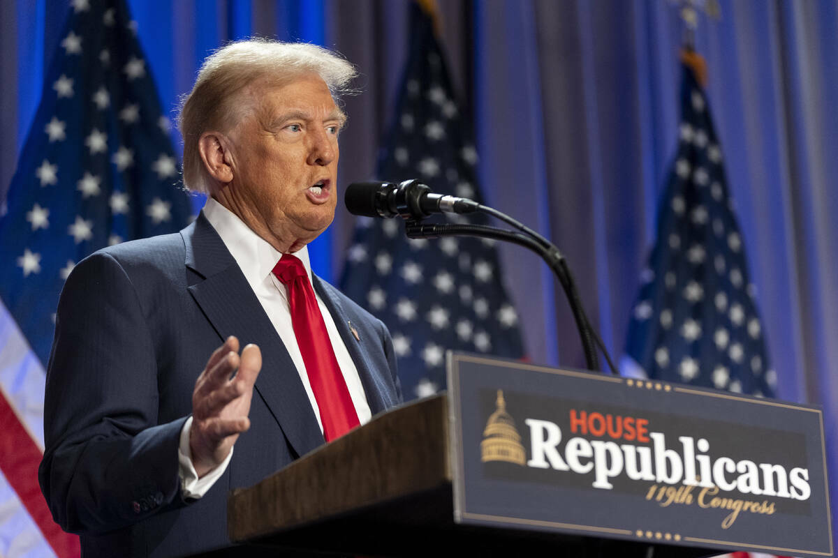 El presidente electo Donald Trump habla en la reunión de la conferencia republicana de la Cám ...