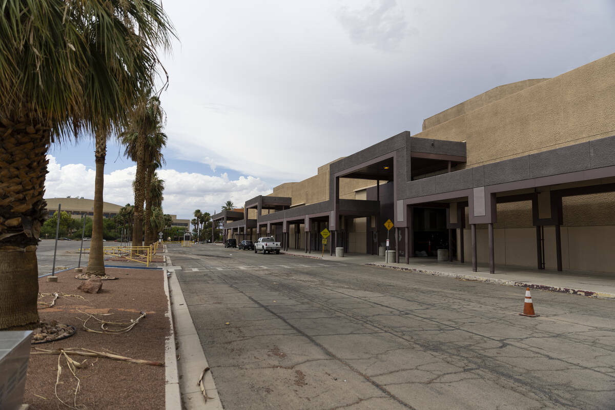 Exterior del complejo Cashman Center, en Las Vegas, el lunes 1 de agosto de 2022. (Erik Verduzc ...