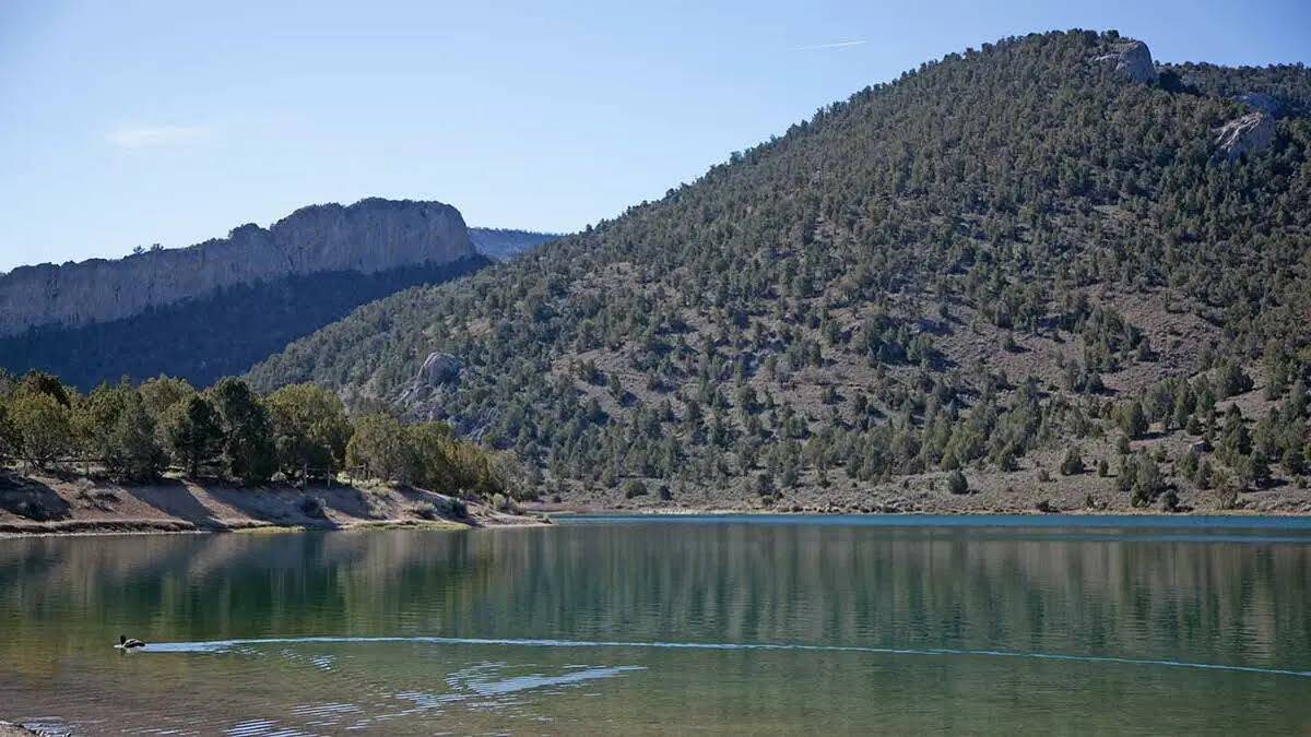 Cave Lake cerca de Ely, antes lleno, en una foto de archivo. (División de Turismo de Nevada)